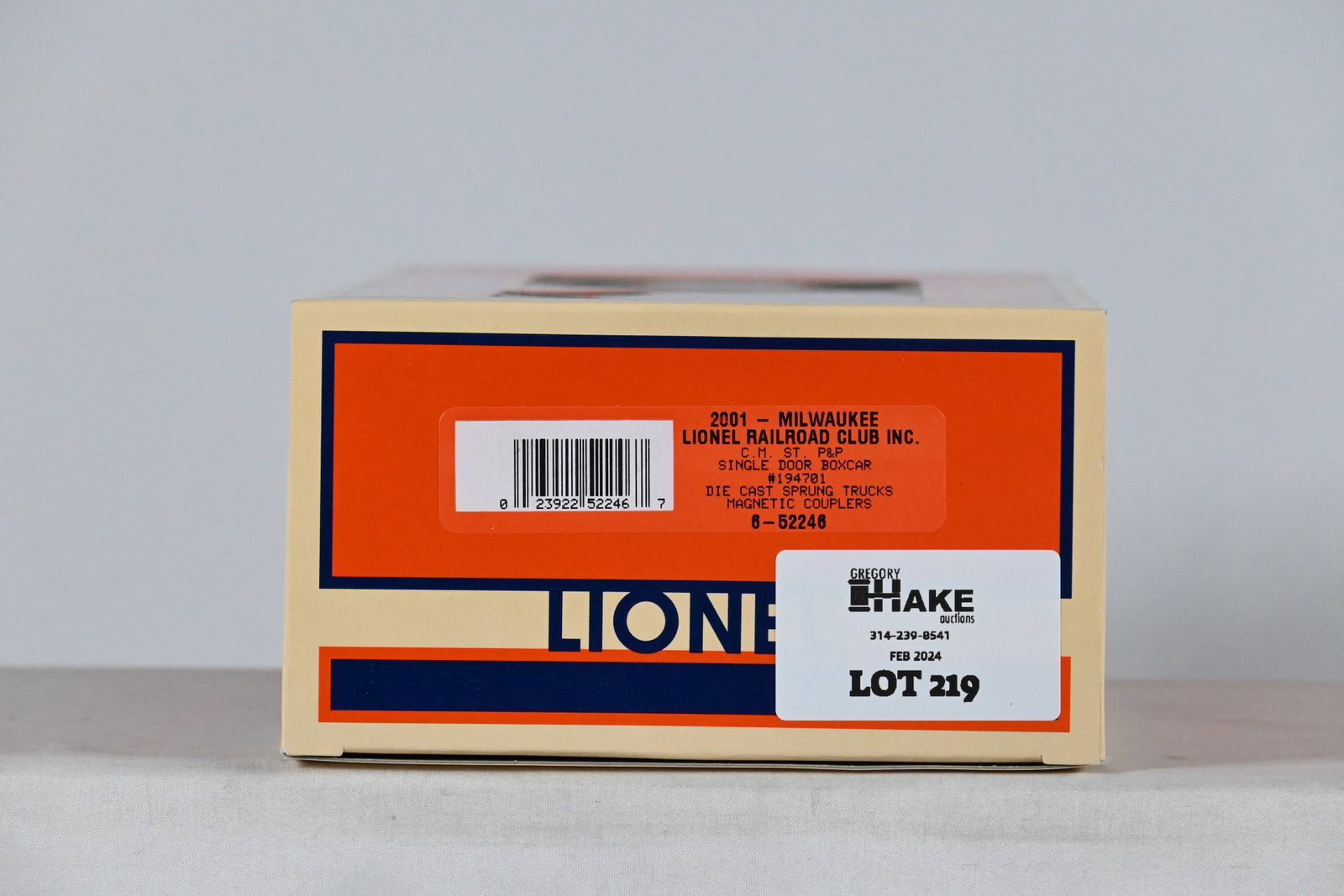 Lionel 6-52246 2001 - Milwaukee Lionel Railroad Club Boxcar w/ OB: Lionel 6-52246 2001 - Milwaukee Lionel Railroad Club Boxcar w/ OB, C10