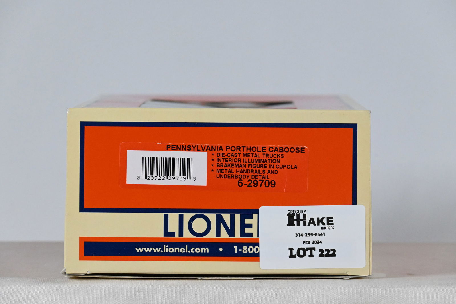 Lionel 6-29709 Pennsylvania Porthole Caboose w/ OB (1 of 2)