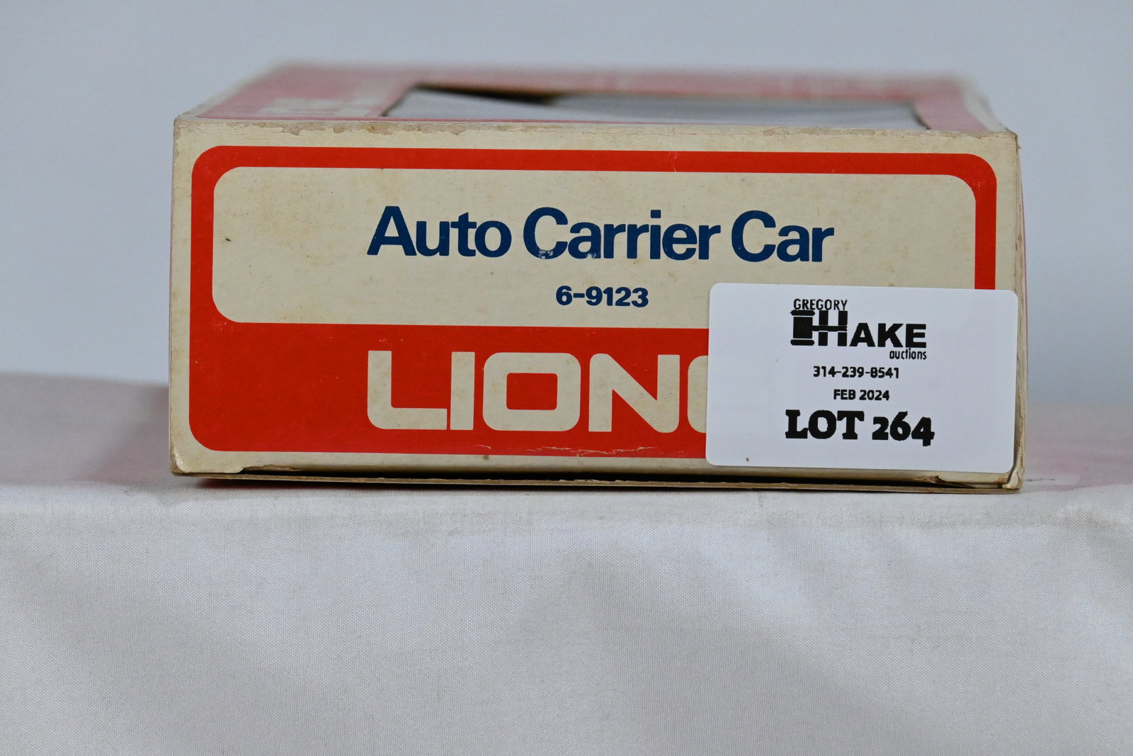 Lionel MPC 6-9123 C&O Auto-Carrier Car w/ OB: Lionel MPC 6-9123 C&O Auto-Carrier Car w/ OB, C10