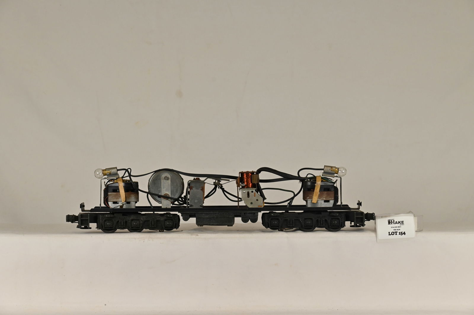 Lionel Postwar 2321 Maroon Top Lackawanna FM Diesel Locomotive (1 of 6)