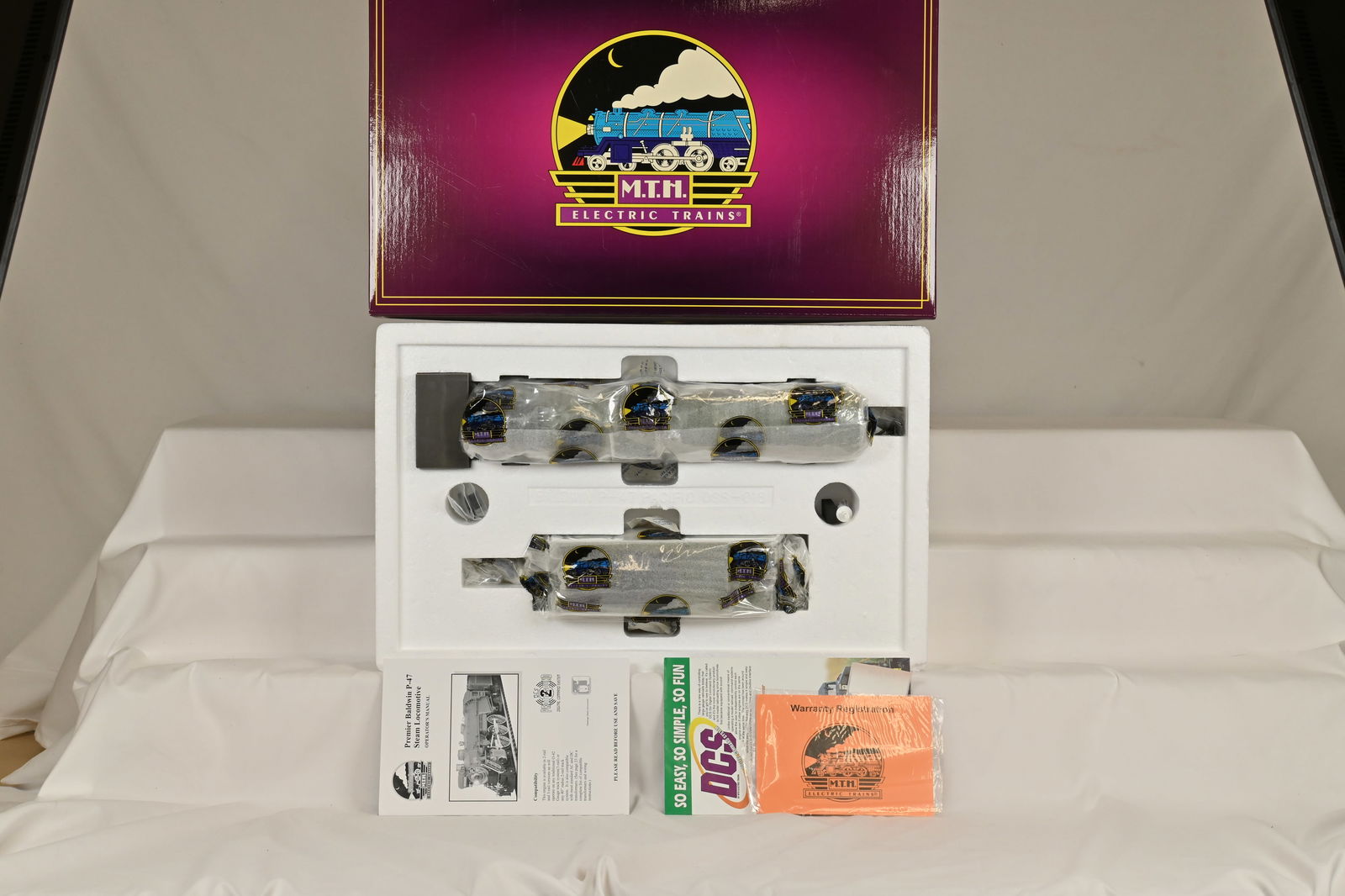 MTH 20-3136-1 Jersey Central - Bullet 4-6-2 P47 Baldwin Pacific 3-Rail Steam Locomotive & Tender w/ (1 of 5)