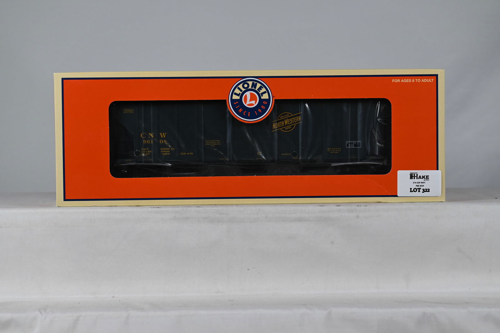 Lionel 6-27100 Chicago & North Western  PS-2 Hopper w/ OB (1 of 2)