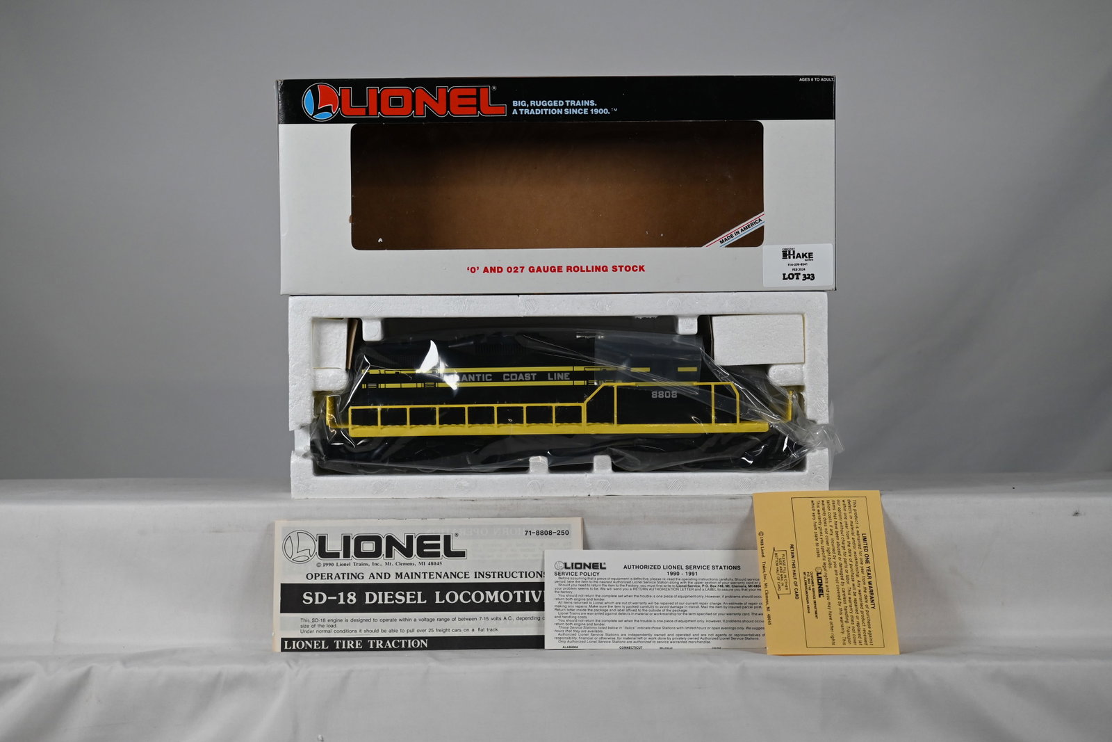 Lionel 6-18808 Atlantic Coast Line SD-18 Diesel Locomotive w/ OB: Lionel 6-18808 Atlantic Coast Line SD-18 Diesel Locomotive w/ OB, C10