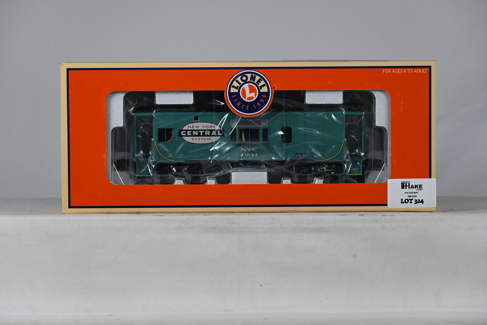 Lionel 6-17633 New York Central Bay Window Caboose w/ OB: Lionel 6-17633 New York Central Bay Window Caboose w/ OB, C10
