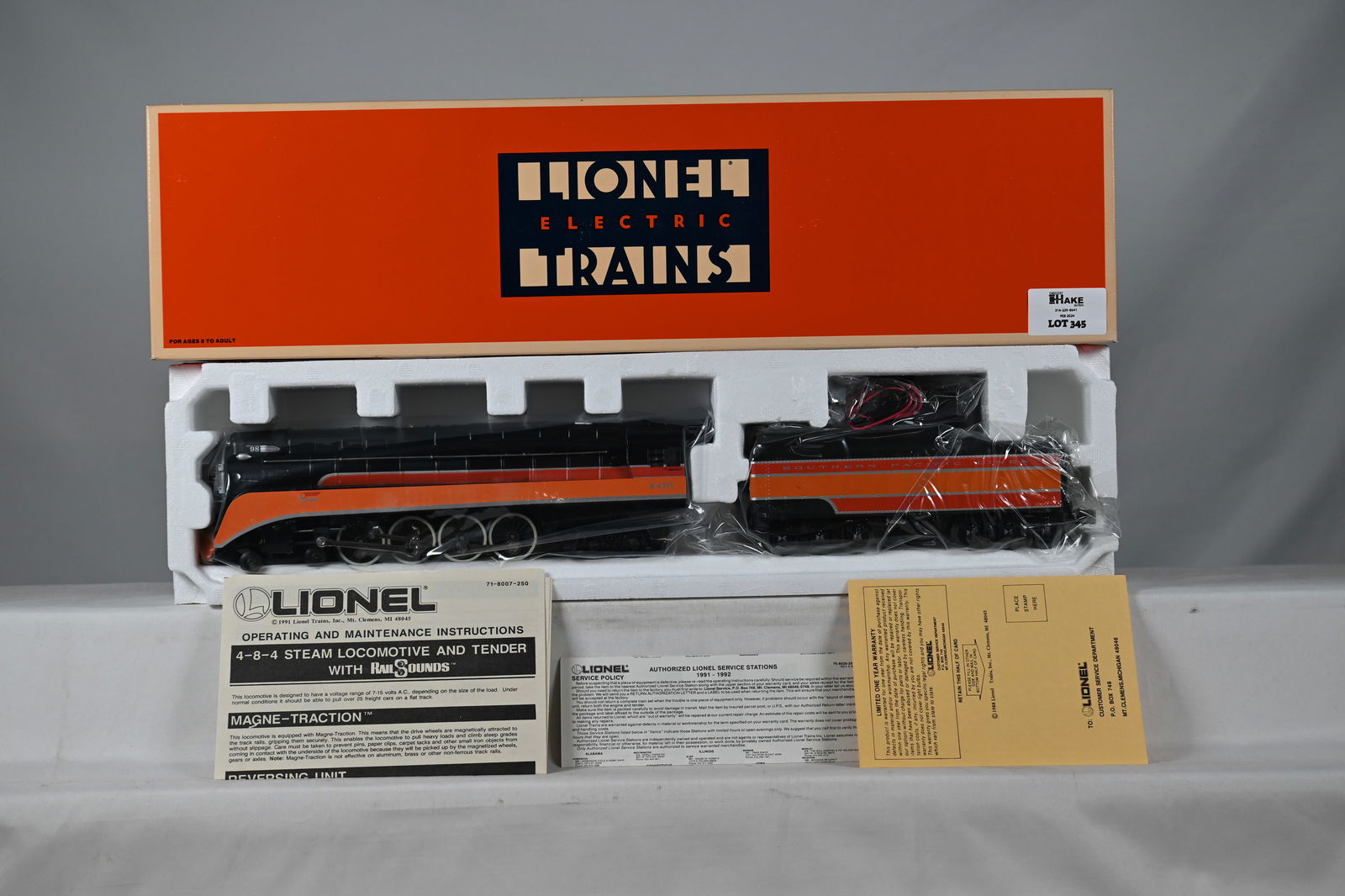 Lionel 6-18007 Southern Pacific Daylight 4-8-4 Locomotive & Tender w/ OB: Lionel 6-18007 Southern Pacific Daylight 4-8-4 Locomotive & Tender w/ OB, C10