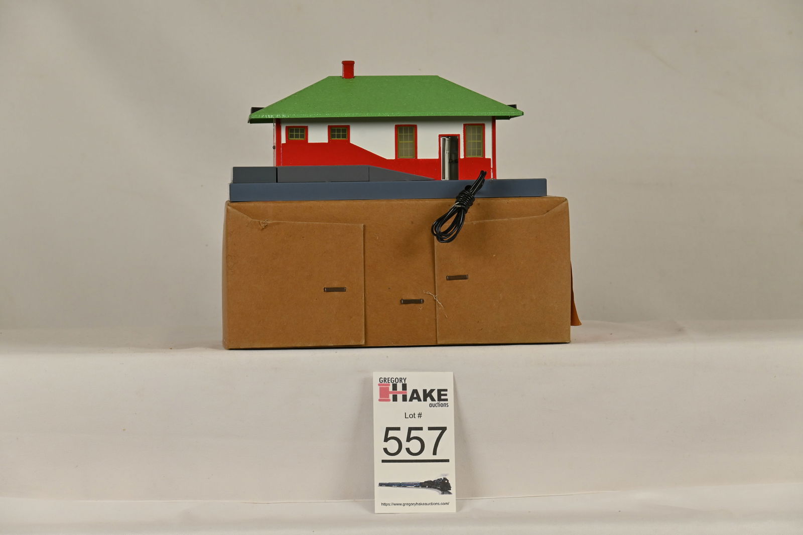 American Flyer HO 258 Passenger & Freight Station, w/ OB (1 of 3)