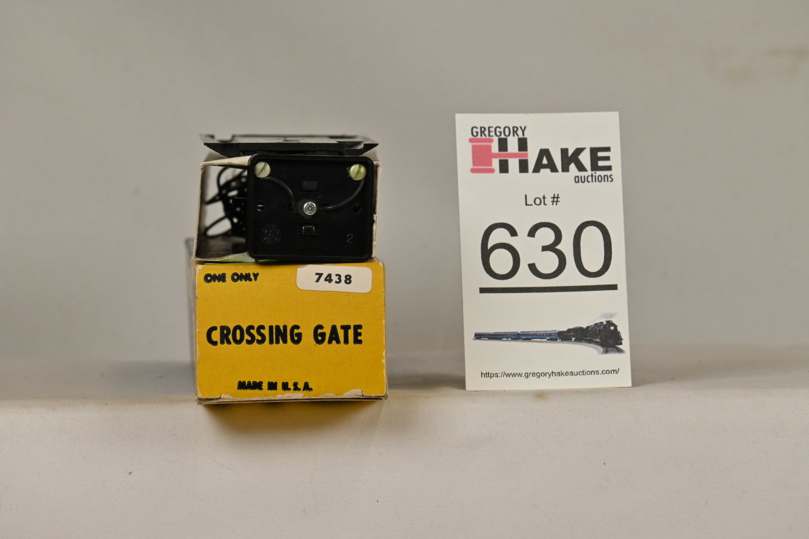 Marx HO 7438 Crossing Gate with track, wire, instruction sheet, and OB: Marx HO 7438 Crossing Gate with track, wire, instruction sheet, and OB, C8