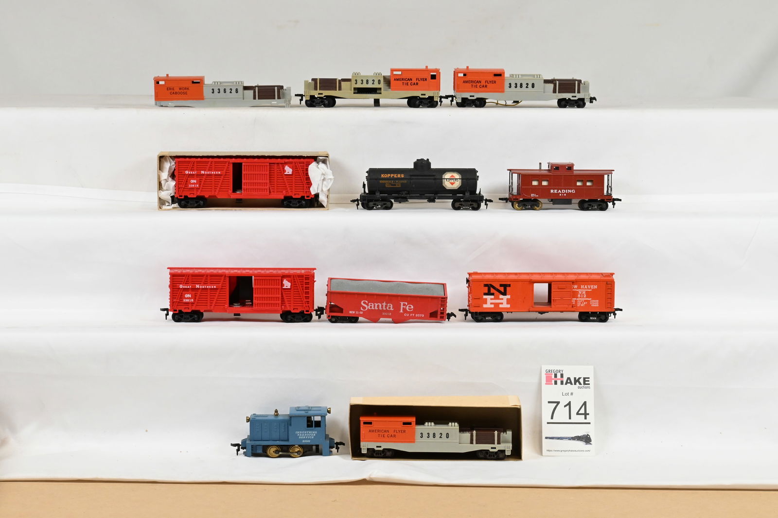Lot of Ten HO American Flyer Loco and Freight Cars (1 of 7)
