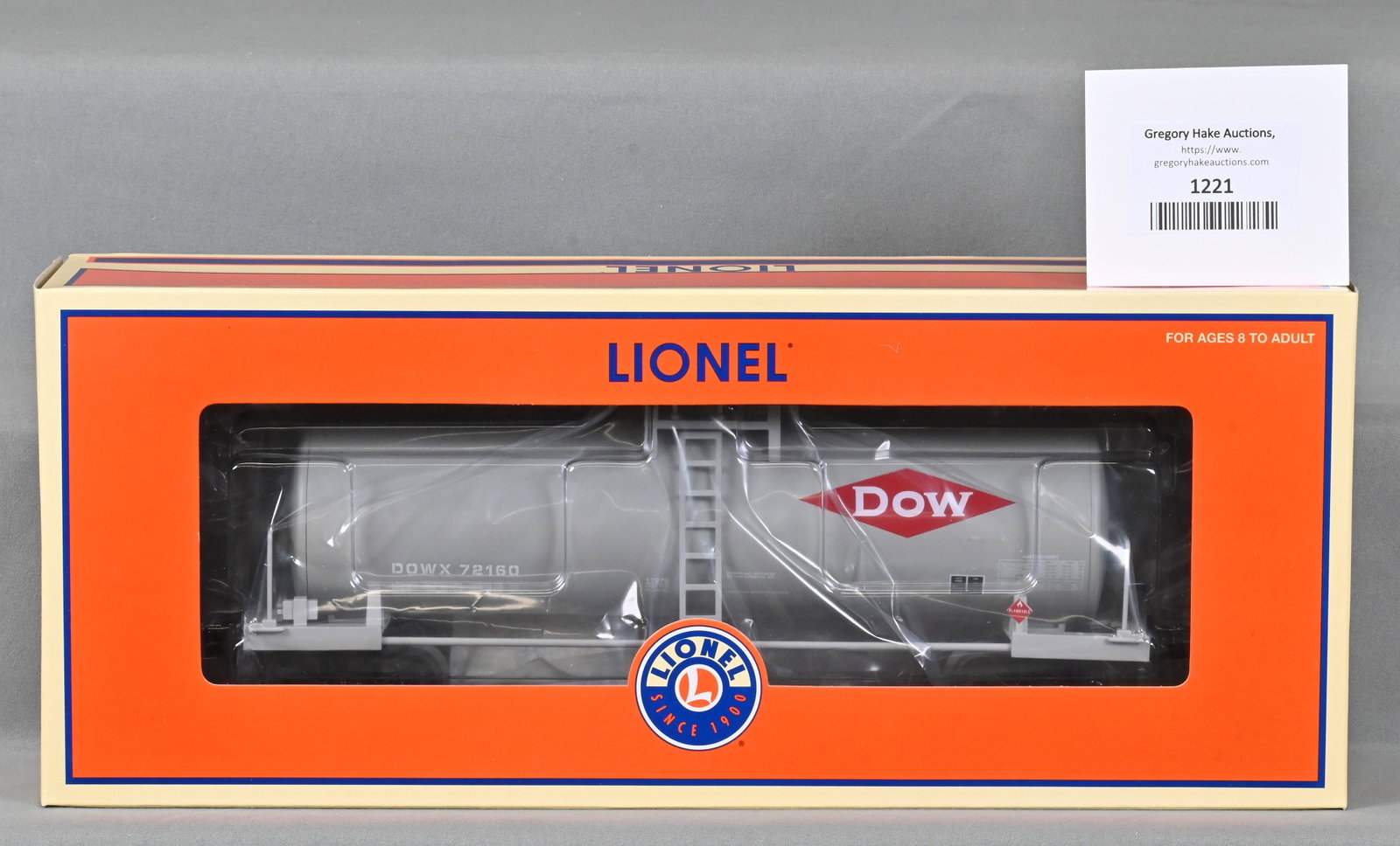 Lionel 6-17970 Dow Chemical Unibody Tank Car, w/ OB: Lionel 6-17970 Dow Chemical Unibody Tank Car, w/ OB - C10