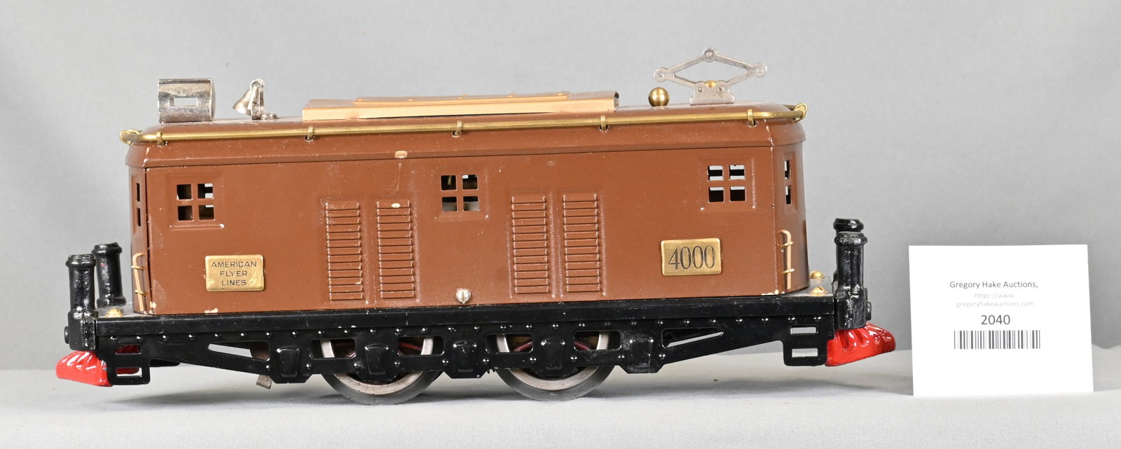 American Flyer 4000 Brown Locomotive: American Flyer 4000 Brown Locomotive. Has been repainted and wheels are slipping on their axles, C7.