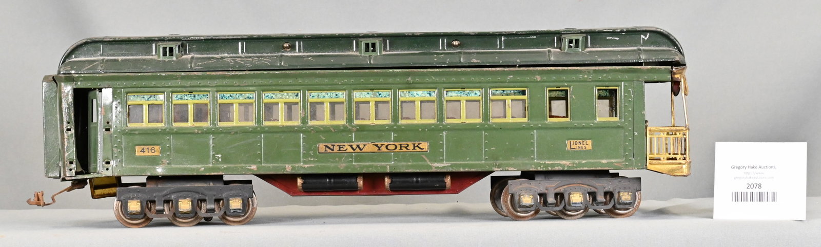 Lionel Prwaer Standard Gauge 416 New York State Passenger Car: Lionel Prwaer Standard Gauge 416 New York State Passenger Car, C5. Some Trim is Missing.