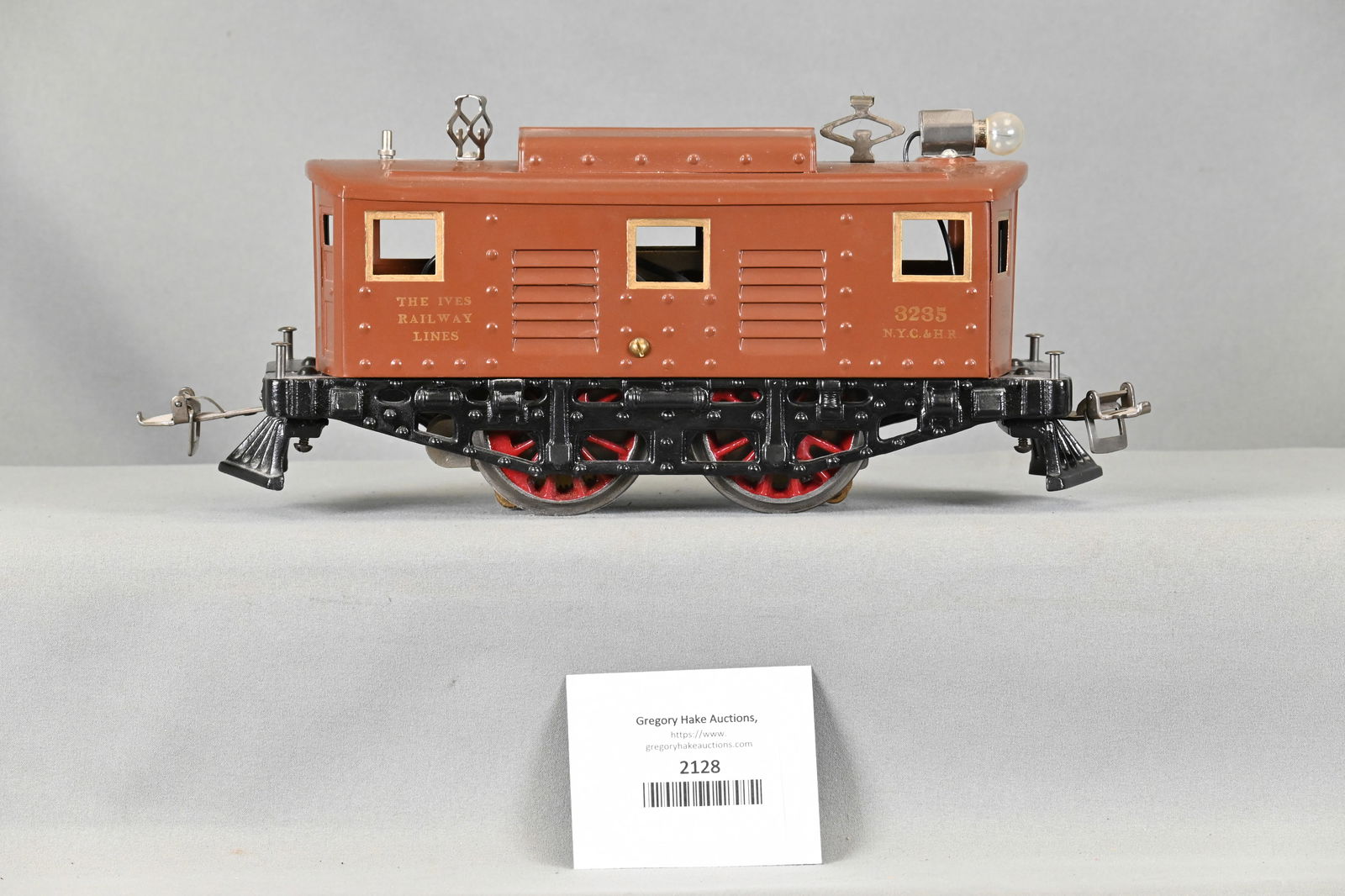 Ives Prewar 3235 Brown Electric Locomotive (1 of 6)