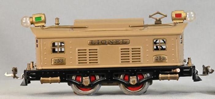 Lionel Prewar 253 Tan Electric Locomotive: Lionel Prewar 253 Tan Electric Locomotive. Restored to C8.
