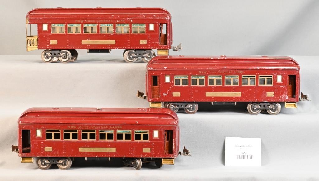 Lionel Prewar Standard Gauge Maroon passenger cars 319 x 2 and 332: Lionel Prewar Standard Gauge Maroon passenger cars 319 x 2 and 332, C6.