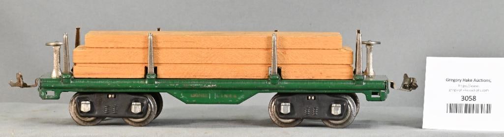 Lionel Prewar Standard Gauge 511 Green Flatcar w/ Wooden Load: Lionel Prewar Standard Gauge 511 Green Flatcar w/ Wooden Load, C6/7.