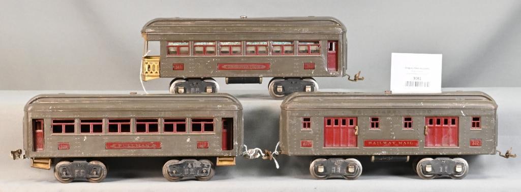 Lionel Prewar Standard Gauge 332, 339 and 341 Gray Passenegr Cars: Lionel Prewar Standard Gauge 332, 339 and 341 Gray Passenegr Cars, C6/7.