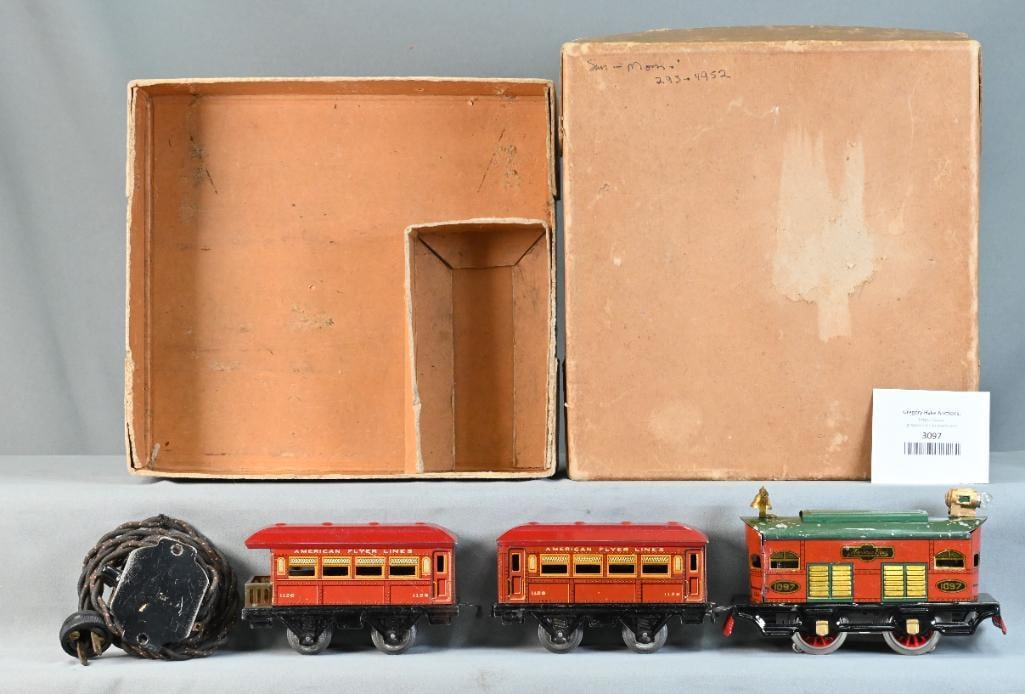 American Flyer Prewar  O Gauge 1097 Loco, 1120 Passenger and 1120 Observation w/ Original Set Box (1 of 8)