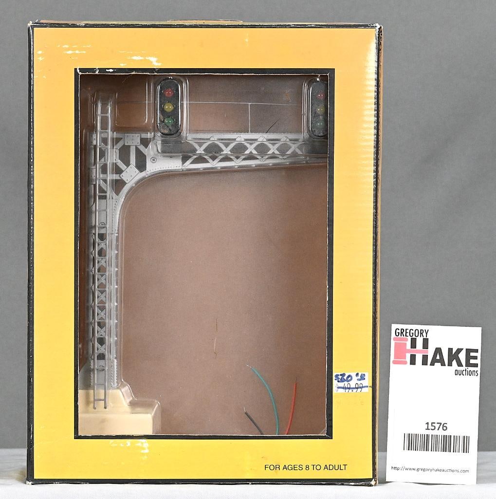 MTH 30-11009 Scale Cantilevered Signal Bridge w/ OB (1 of 2)