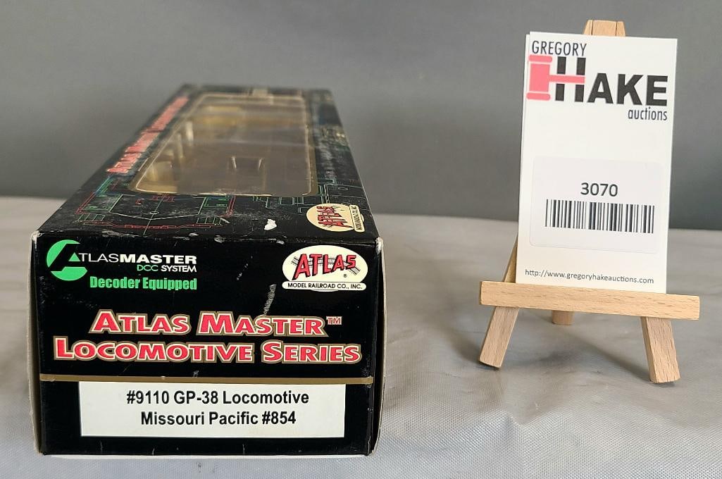 Atlas Master Locomotive Series HO Guage Engine  GP-38 Locomotive  Missouri Pacific (1 of 2)