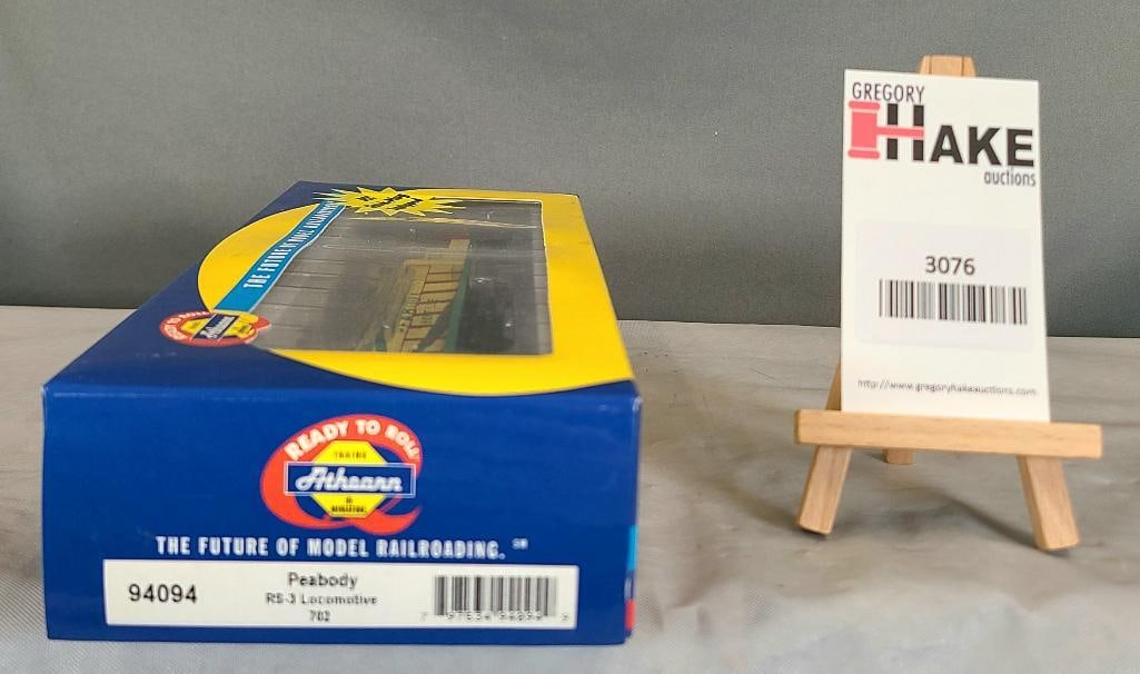 Athearn HO Guage Engine  Peabody RS-3 Locomotive 762 (1 of 2)