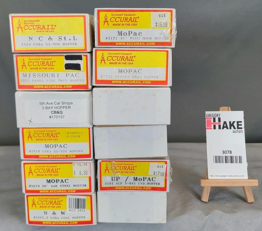 Accurail HO Guage Freight Cars: Accurail HO Guage Freight Cars 12 pc