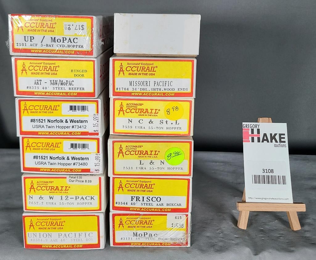Accurail HO Guage Freight Cars: Accurail HO Guage Freight Cars 12 pc