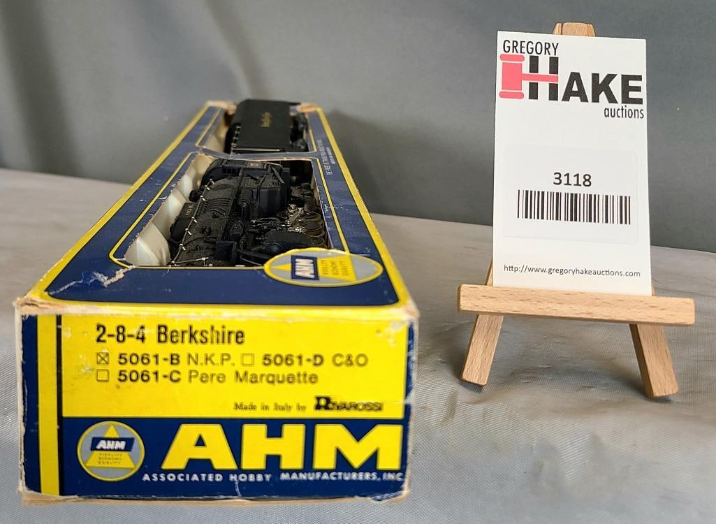AHM (Associated Hobby Manufacurers) HO Guage Engine  2-8-4 Berkshire (1 of 2)