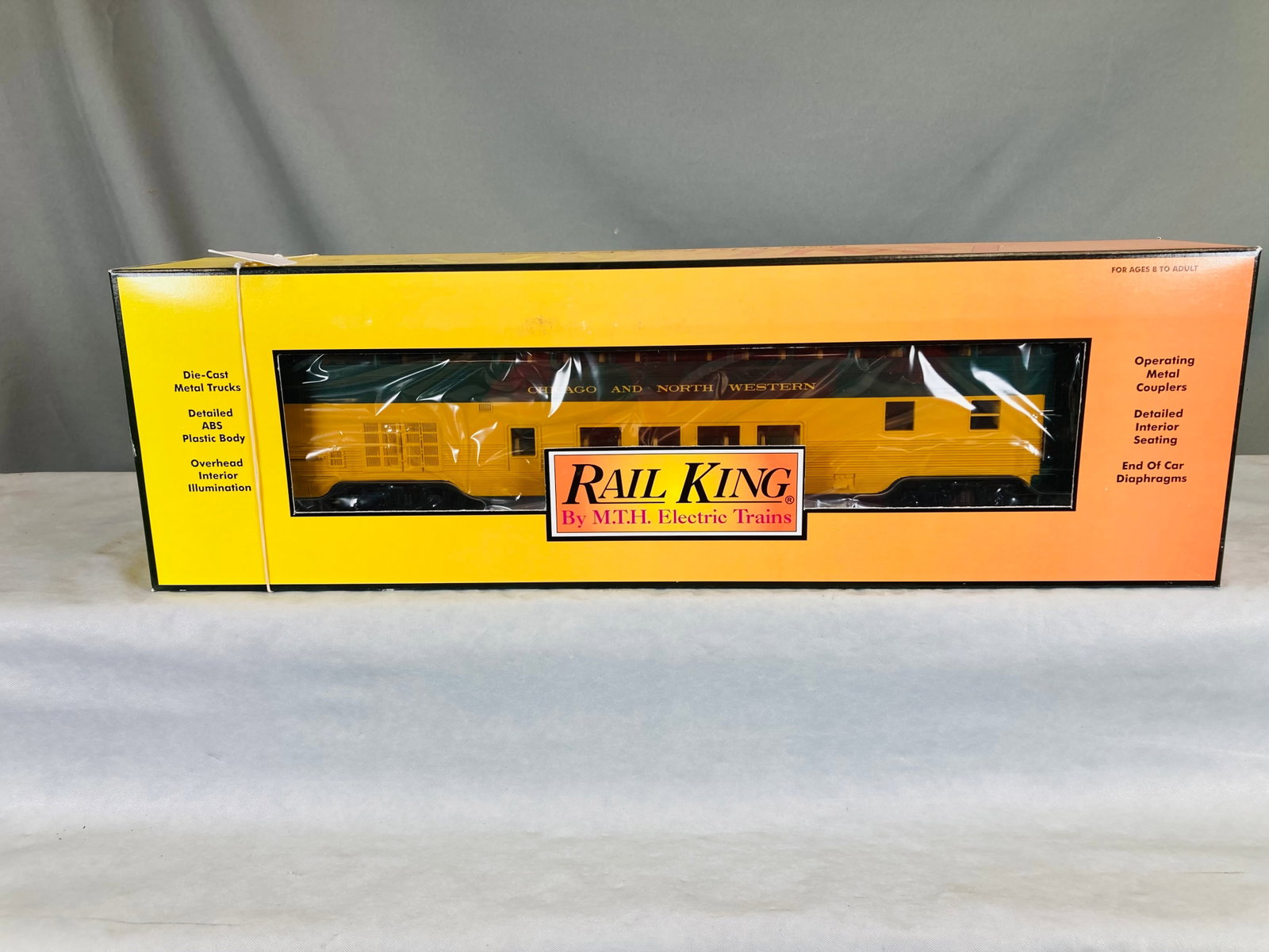 MTH 30-6761 Chicago Northwestern 60ft Full Length Vista Dome Passenger Car w/ OB: MTH 30-6761 Chicago Northwestern 60ft Full Length Vista Dome Passenger Car w/ OB, C10