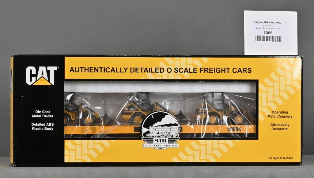 MTH 20-98358 Caterpillar Flat Car w/ (3) 906 Compact Wheel Loader w/ OB: MTH 20-98358 Caterpillar Flat Car w/ (3) 906 Compact Wheel Loader w/ OB, C10