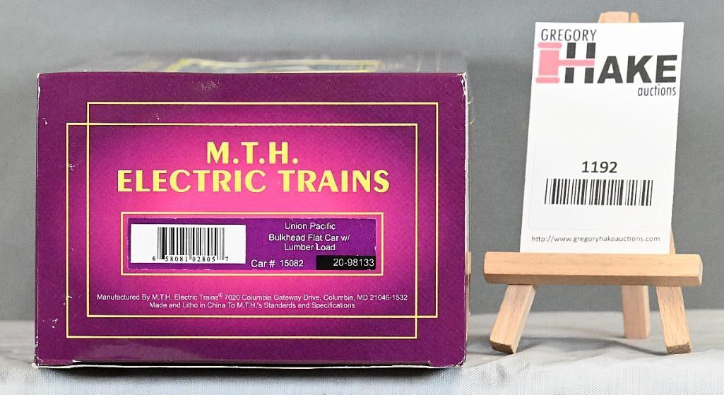 MTH 20-98133 Union Pacific Bulkhead Flatcar w/ Lumber Load & OB (1 of 2)