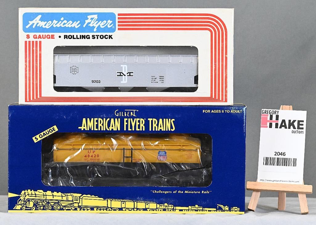 American Flyer 9203 Boston & Maine hopper, 48420 Union Pacific 3-dome tank car w/Obs: American Flyer 9203 Boston & Maine hopper, 48420 Union Pacific 3-dome tank car w/OBs, C9.