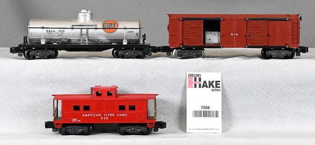 3 American Flyer freight cars 974 operating merchandise car,24309 Gulf tank car, 938 American Flyer