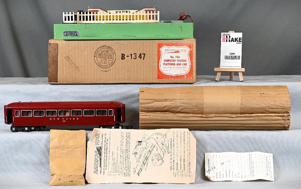 American Flyer 766 animated station platform and car w/ OB (1 of 11)