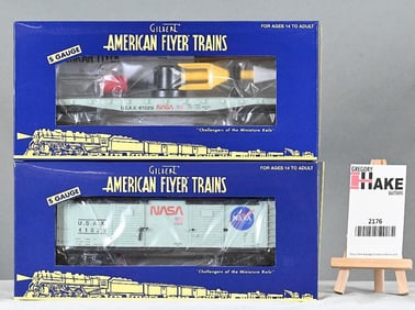 American Flyer 41028 TCA 2016 NASA Rocket Launch Flatcar, 41029 TCA 2016 NASA Unloading Boxcar,