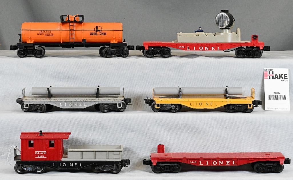 Group of Lionel Freight Cars - 6315, 6440, 6822, 6119, 6111 x 2 (1 of 6)