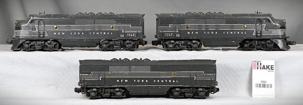 Lionel Postwar 2354 New York Central ABA F3 Diesel Locomotives: Lionel Postwar 2354 New York Central ABA F3 Diesel Locomotives, C6. Size 14x8x6