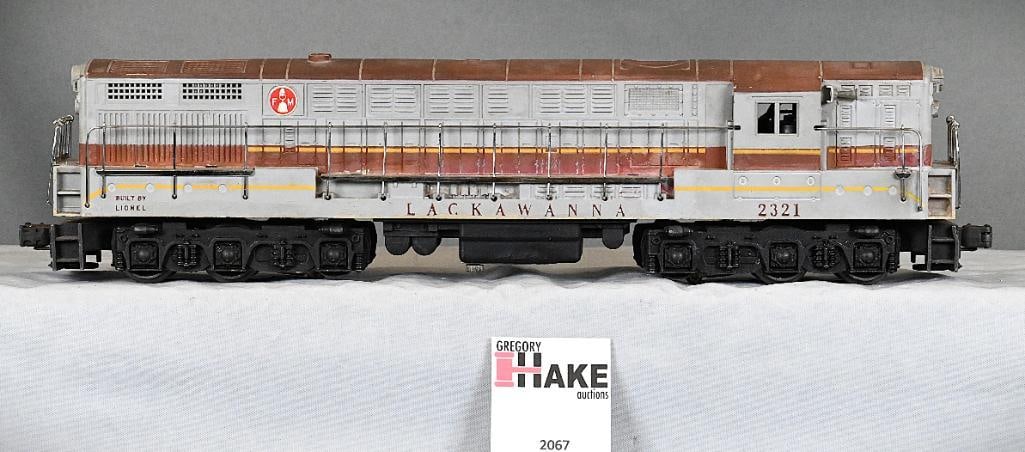 Lionel Postwar 2321 Maroon Roof Lackawanna FM Diesel Locomotive: Lionel Postwar 2321 Maroon Roof Lackawanna FM Diesel Locomotive, C6. Maroon has faded. Size 18x5x5