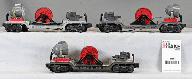 3 Lionel Postwar 3650 Extended Searchlight Cars. One ligh gray, one dark gray and one medium gray: 3 Lionel Postwar 3650 Extended Searchlight Cars. One light gray, one dark gray and one medium gray. They need to be cleaned, C7. One has the crank missing. Size 12x7x5