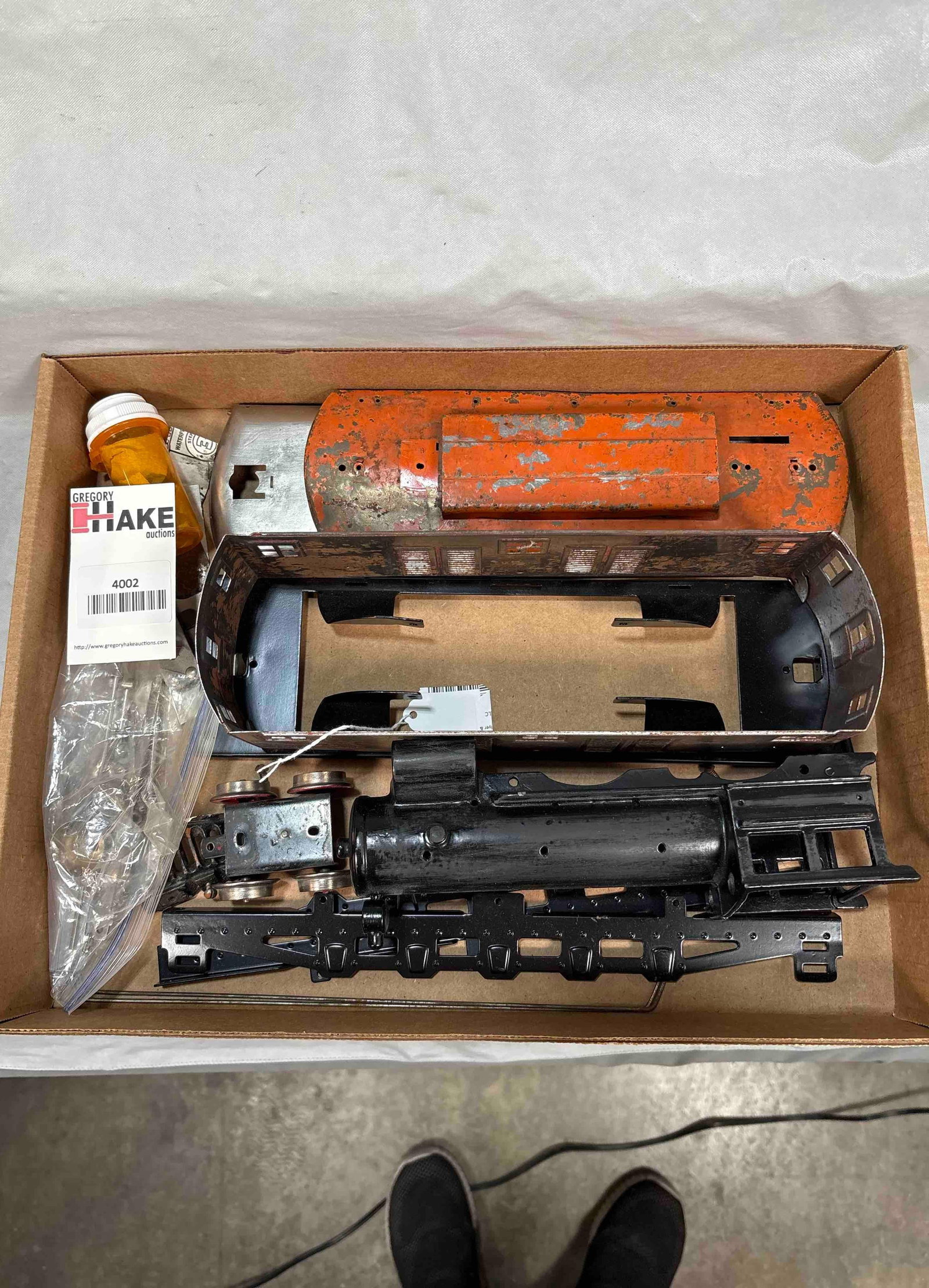 Box Lot of Prewar Standard Gauge Items: Box Lot of Prewar Standard Gauge Items C5