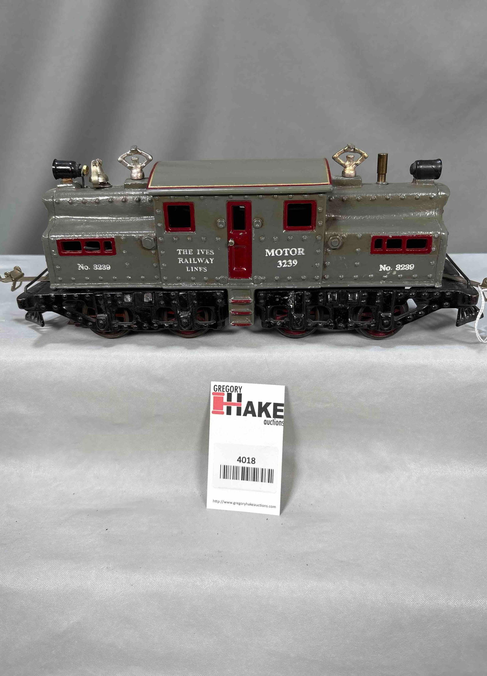 Ives Prewar 3239 Electric Locomotive (1 of 1)