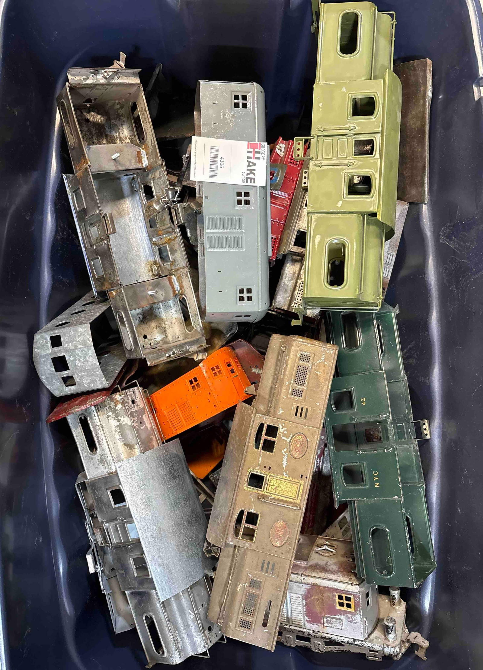 Extra Large Box Lot of Prewar Lionel & American Flyer Standard Gauge Locomotive Shells: Extra Large Box Lot of Prewar Lionel & American Flyer Standard Gauge Locomotive Shells. C5