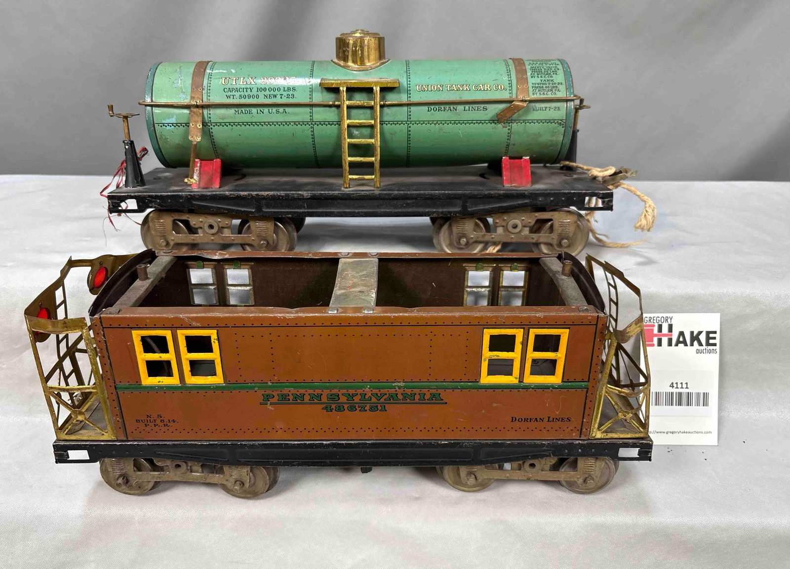 Prewar Dorfan Standard Gauge 4111 Tank Car & Caboose: Prewar Dorfan Standard Gauge 4111 Tank Car & Caboose C6.? AS IS.
