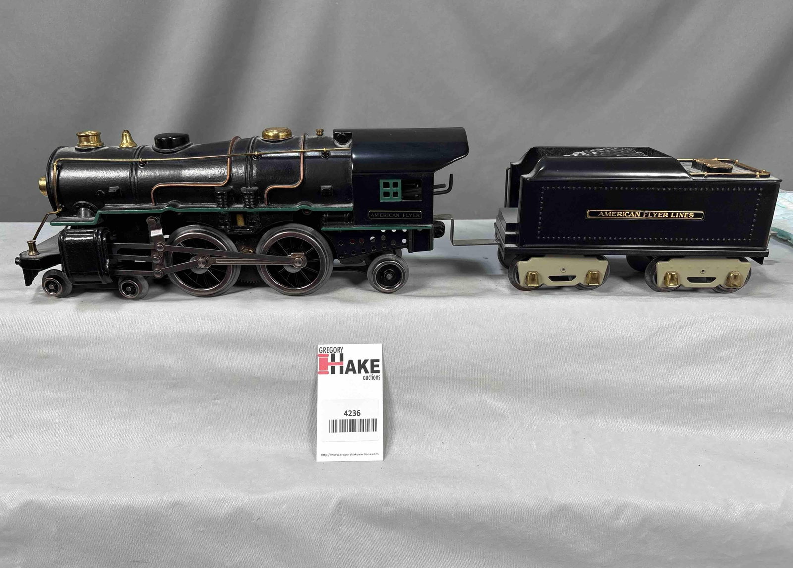 Prewar American Flyer Wide Gauge 4670 Locomotive & Tender: Prewar American Flyer Wide Gauge 4670 Locomotive & Tender, dusty,? restored to C8.