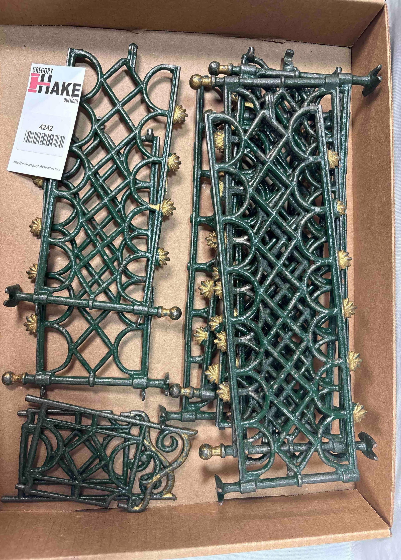 Box Lot of Prewar Cast Iron 10 Piece Garden Fence: Box Lot of Prewar Cast Iron 10 Piece Garden Fence, main fence pieces are 111.5 inches each and has swing gate. C6-C7