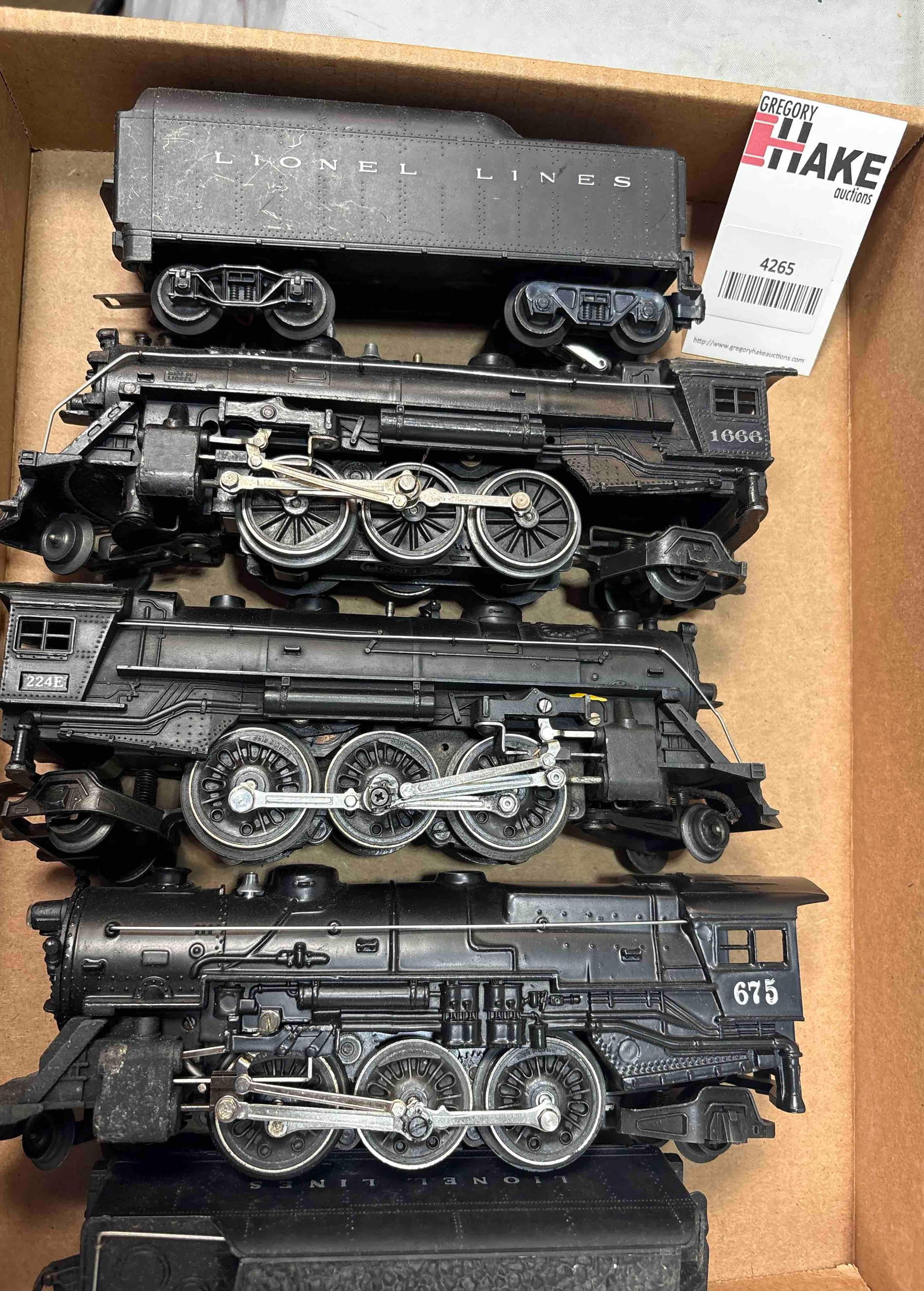 Lionel Prewar & Postwar Steam Locomotives & Tenders: Lionel Prewar & Postwar Steam Locomotives & Tenders, C7. 675 has been repainted.