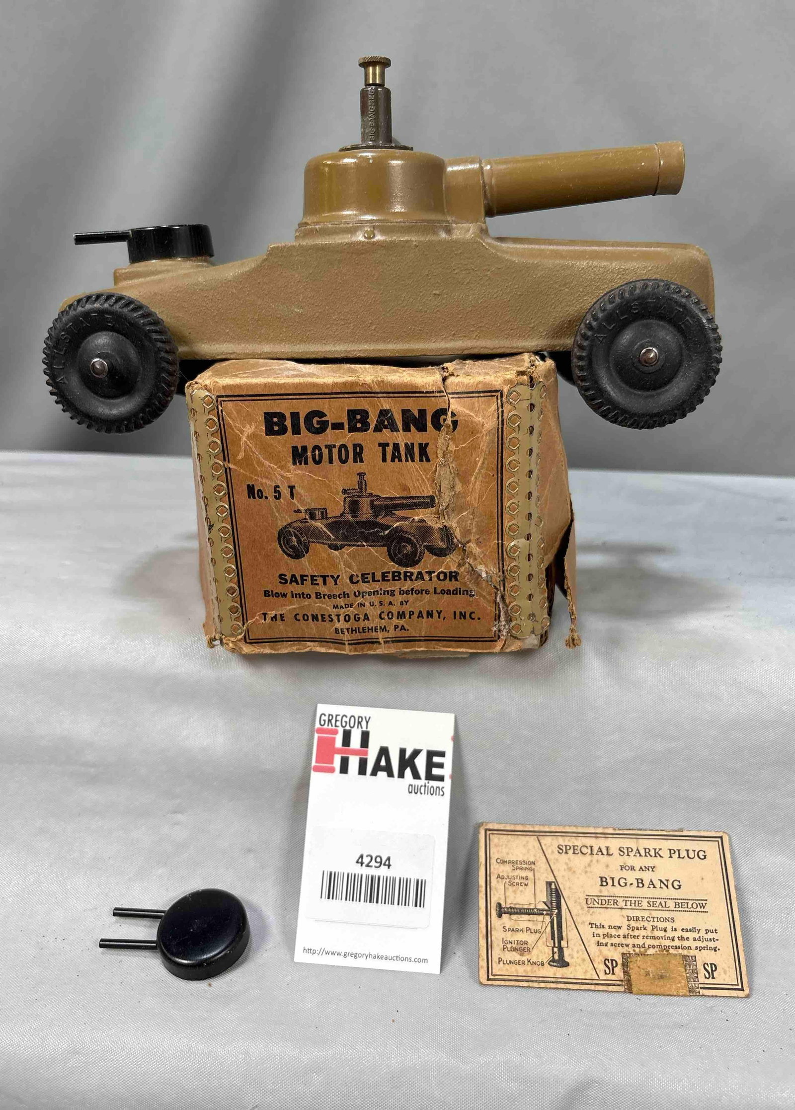Big Bang Motor Tank No. 5T w/ Original Box: Big Bang Motor Tank No. 5T with original box. C7