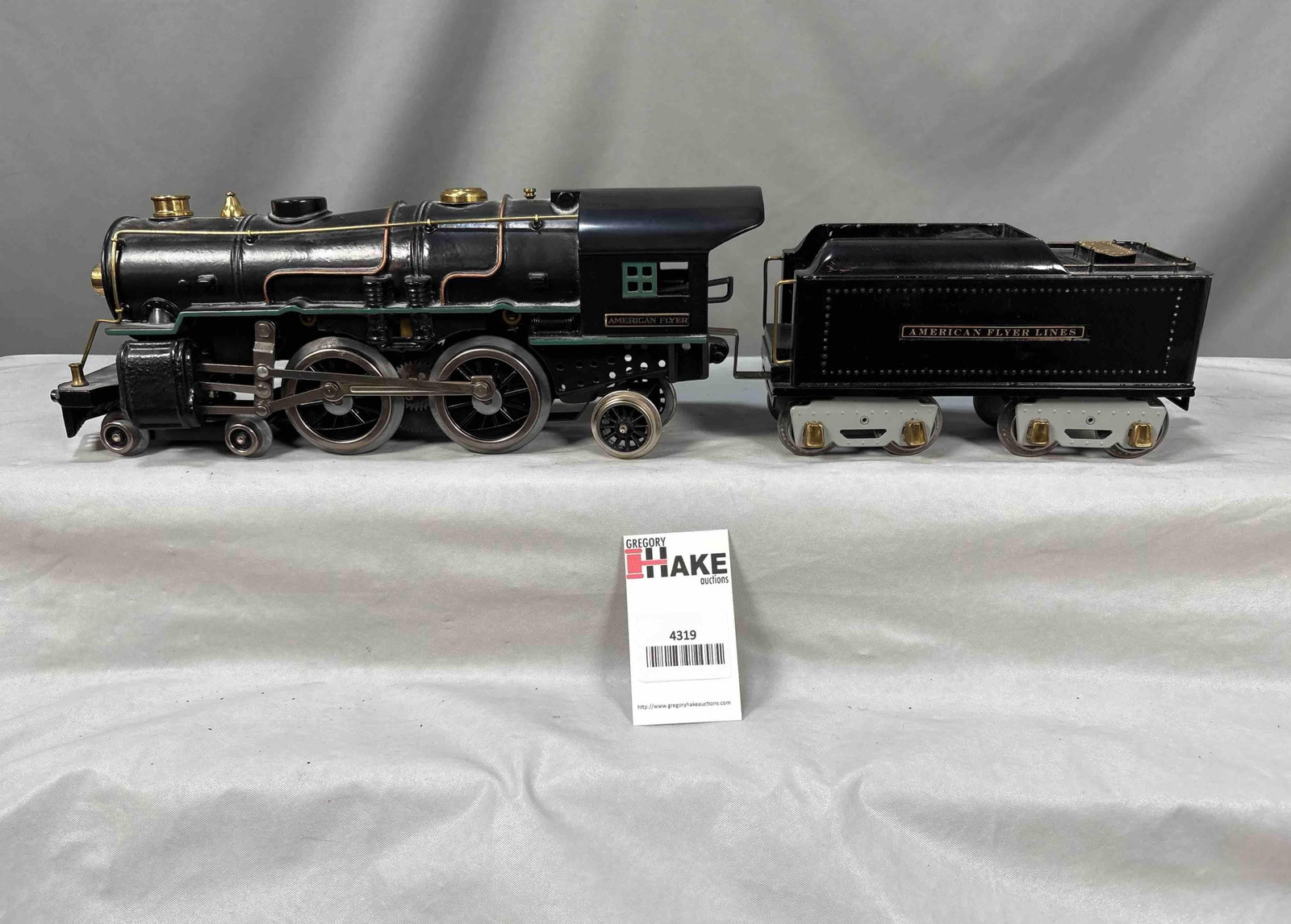 Prewar American Flyer Wide Gauge 4670 Locomotive & Tender: Prewar American Flyer Wide Gauge 4670 Locomotive & Tender; restored to C8 but dusty.