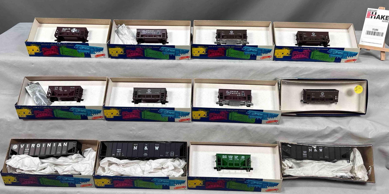 Group of 12 Roundhouse Trains (1 of 2)