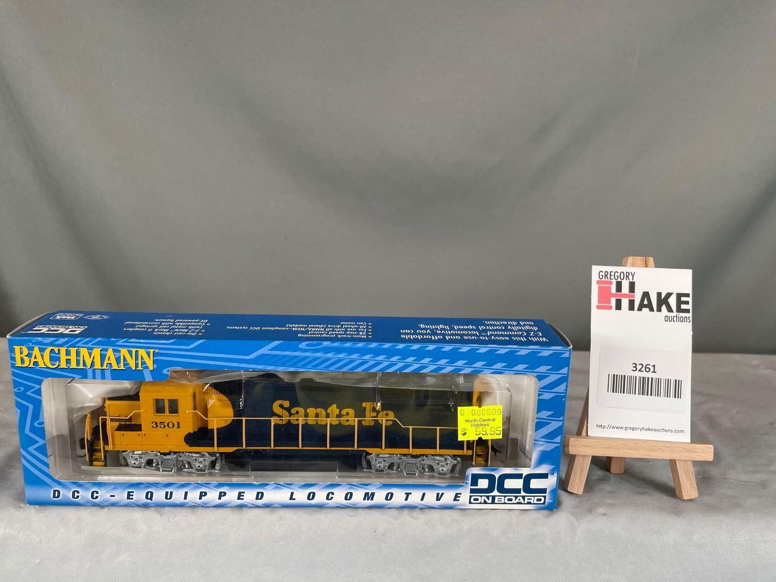 Bachmann 60302 GP 40 Santa Fe Locomotive (1 of 3)
