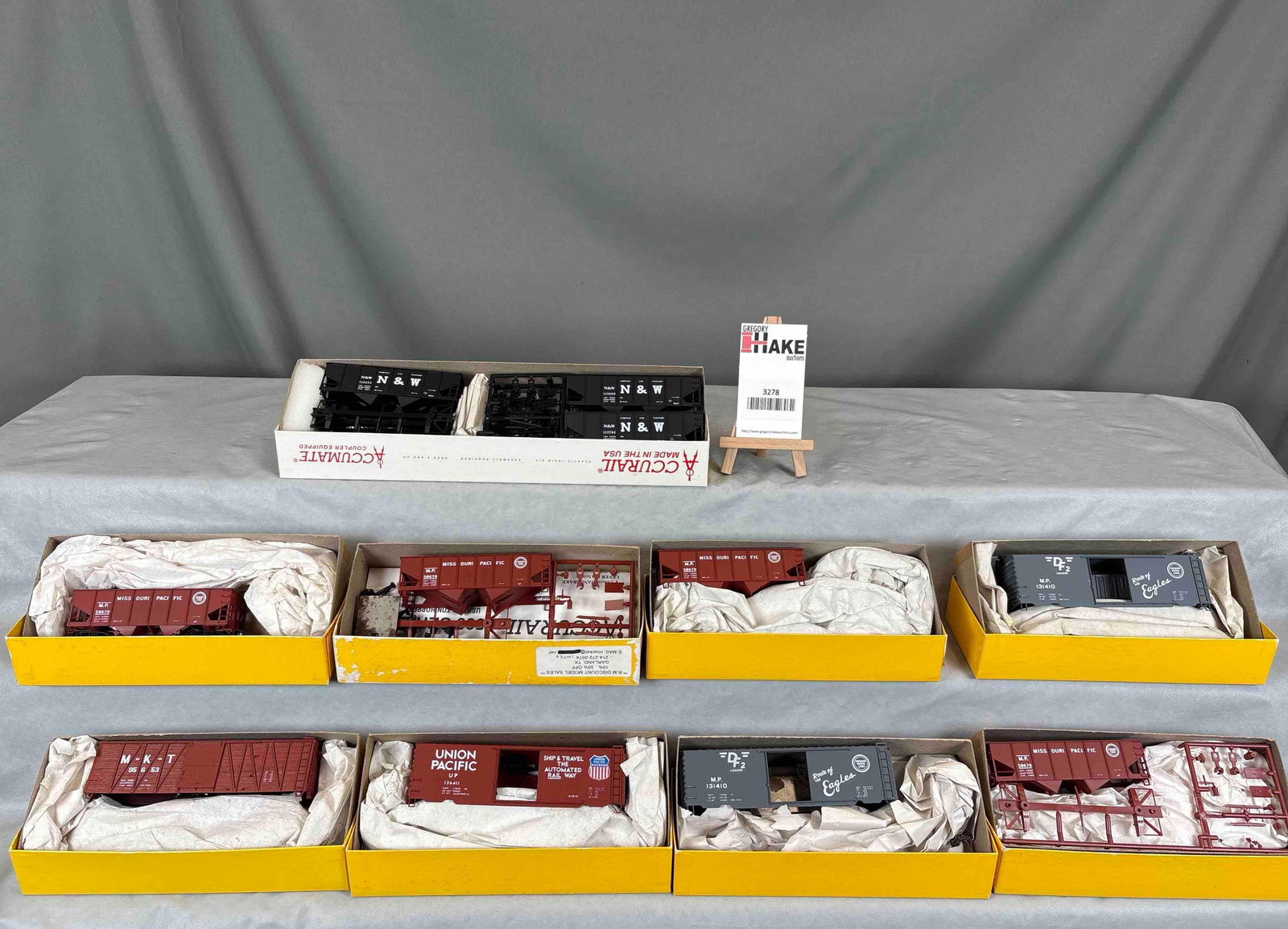 Set of 9 Accurail Train Kits w/OBs (1 of 4)